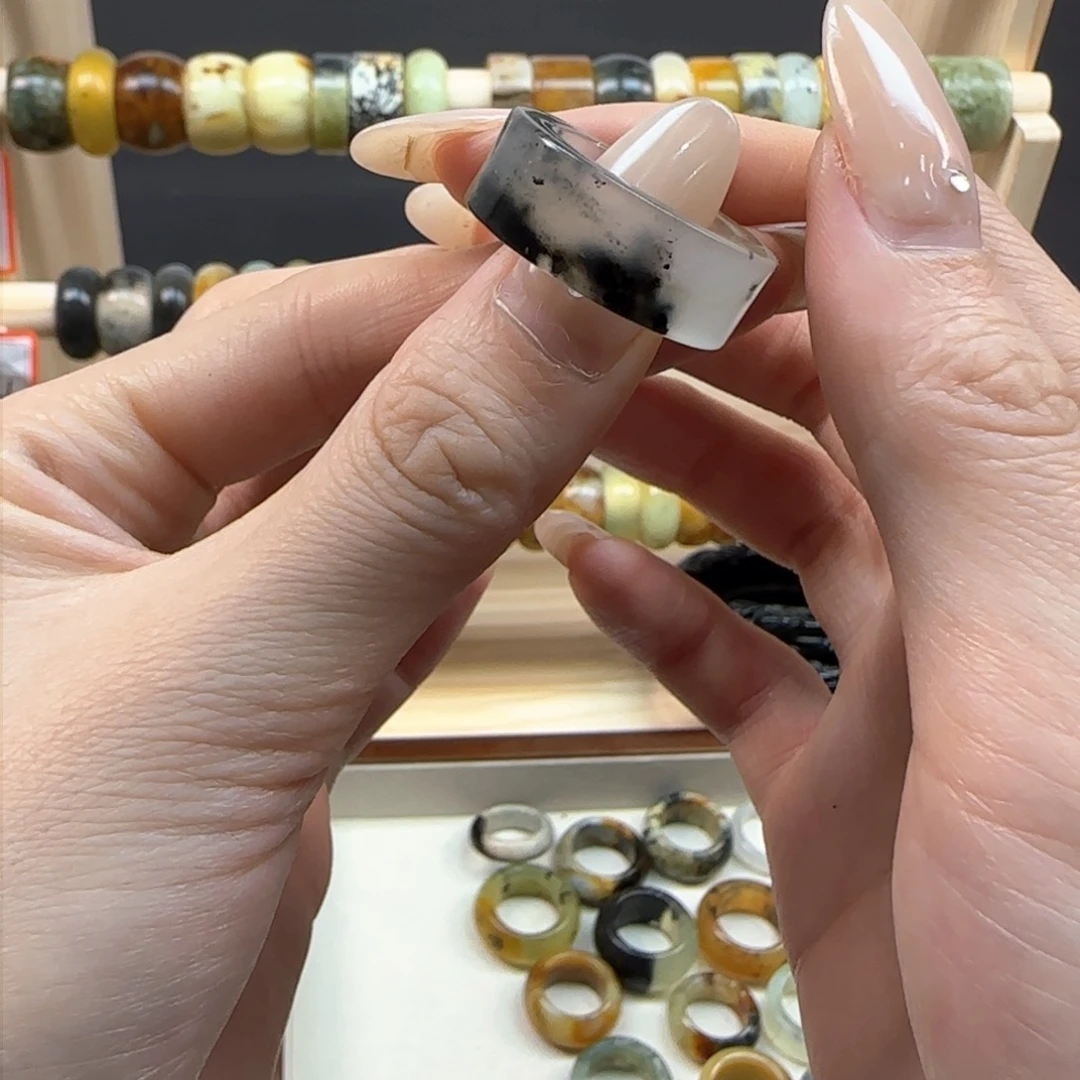 蛇纹石玉岫玉戒指内径18.4合金崇****刷