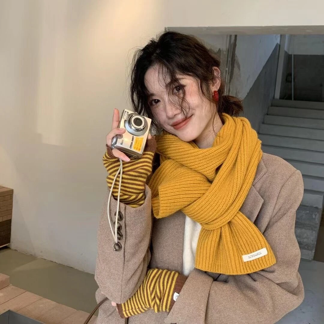 ins博主韩版小众简约百搭贴标围巾女秋冬季保暖学生纯色围脖情侣