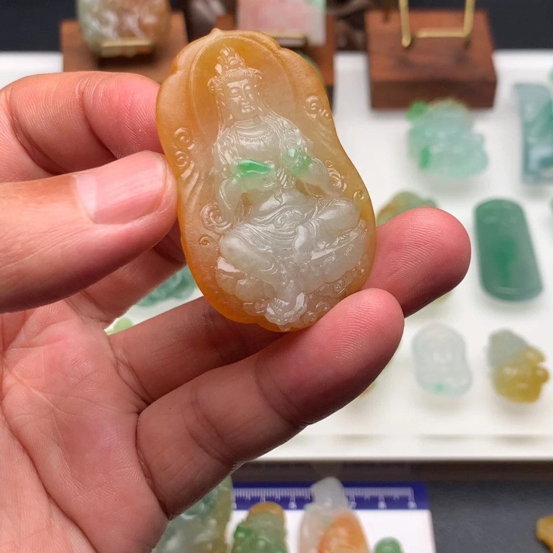 迪***定制翡翠未镶嵌翡翠