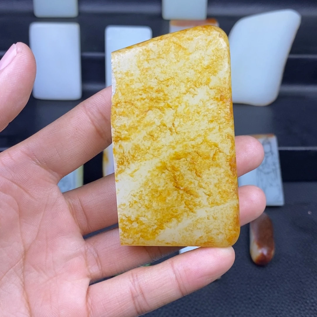 未镶嵌吊坠定制和田玉-*山