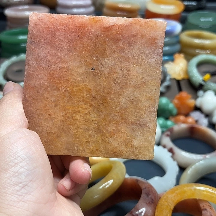 樱***茶石英岩玉合金颈饰
