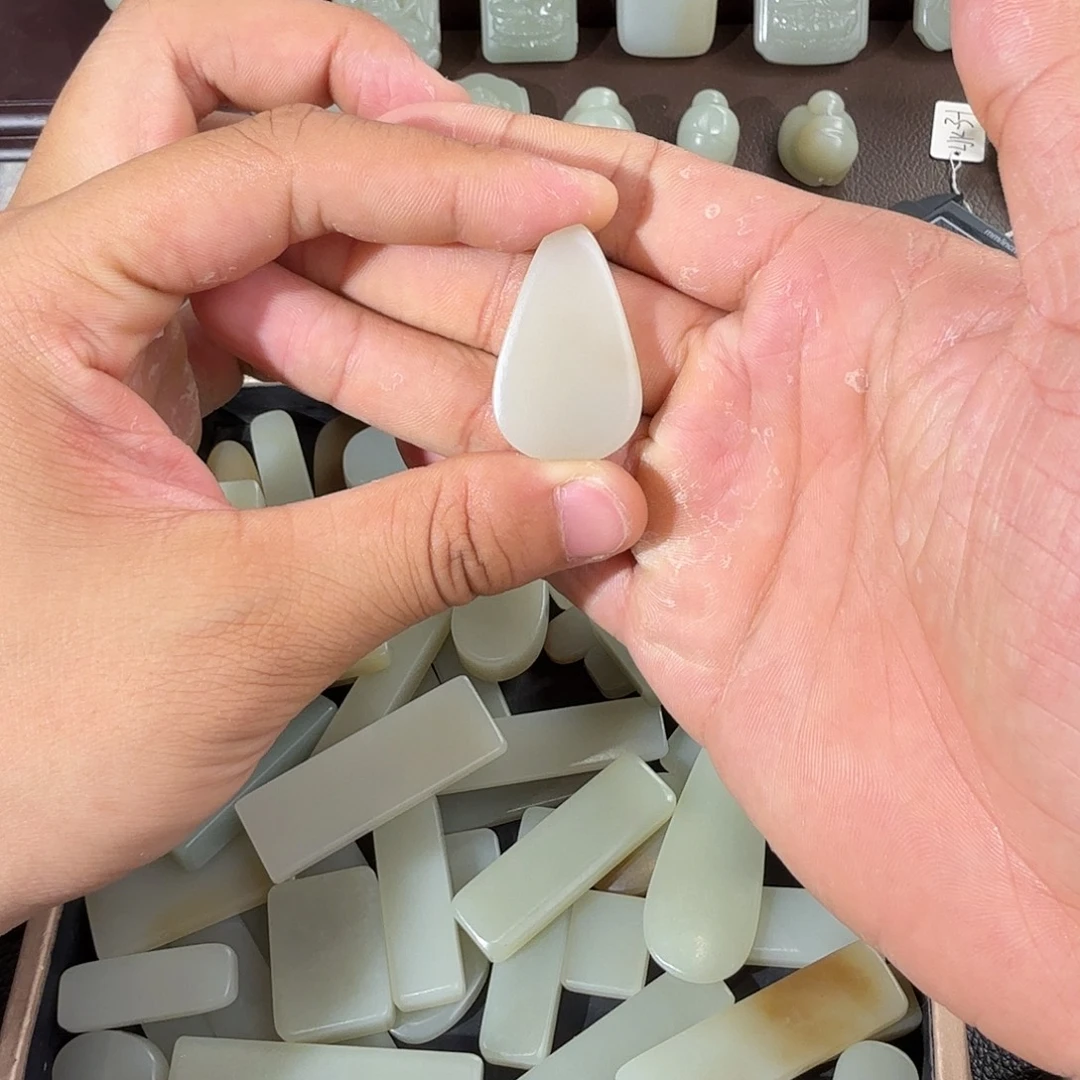 和田玉未镶嵌吊坠(不含链)