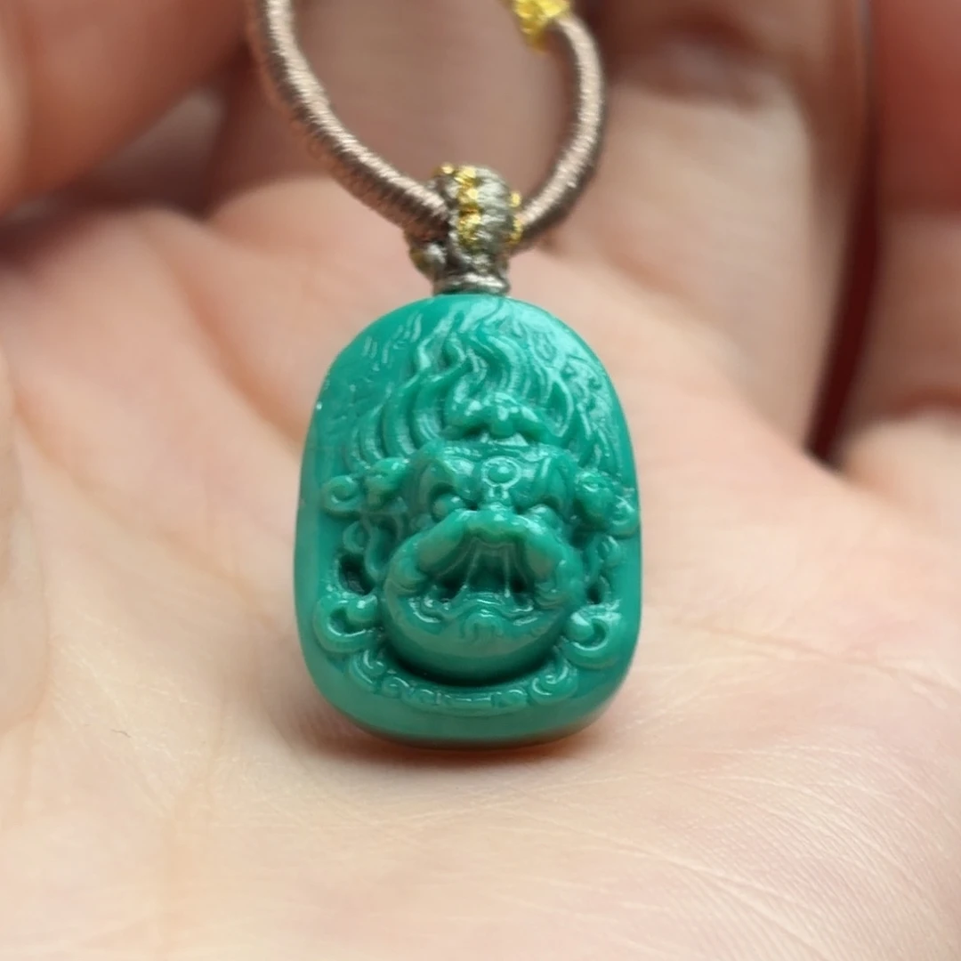 绿松石未镶嵌颈饰