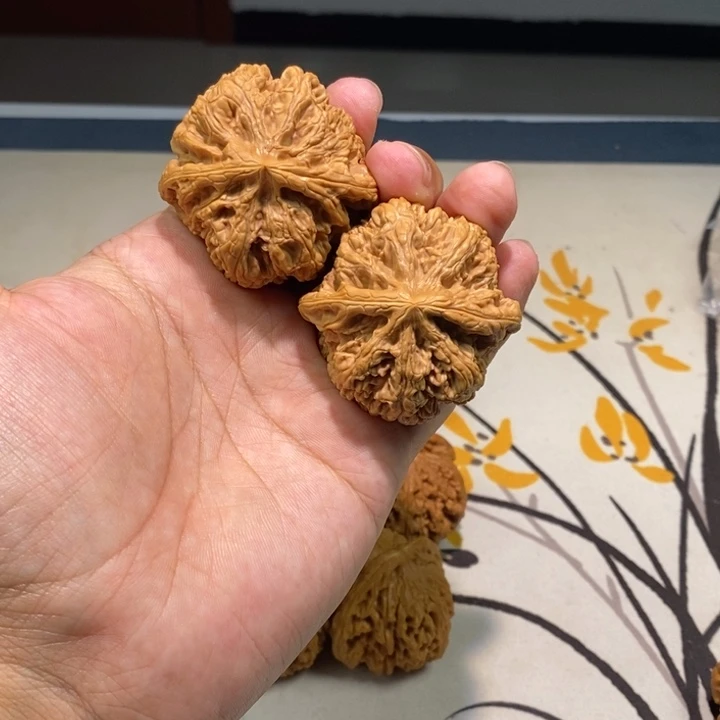 中***李文玩核桃把件大粗筋016