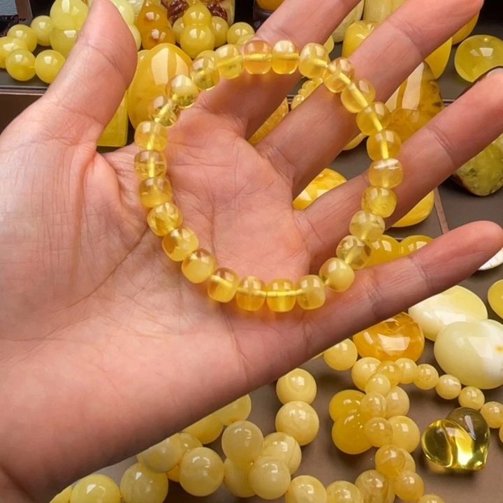 琥珀未镶嵌颈饰蜜蜡