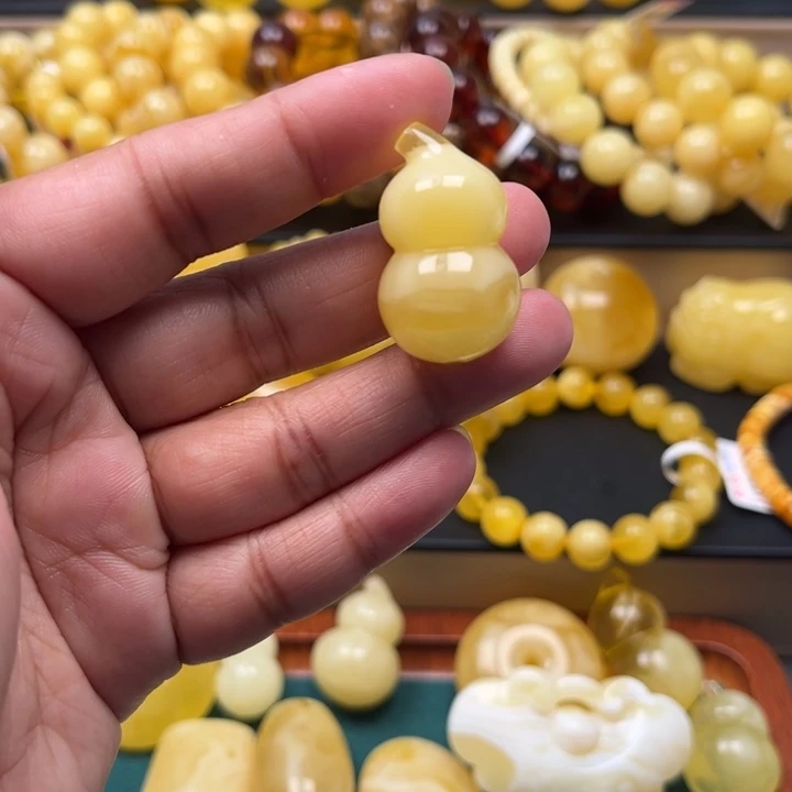 琥珀未镶嵌珠宝奇石M193号