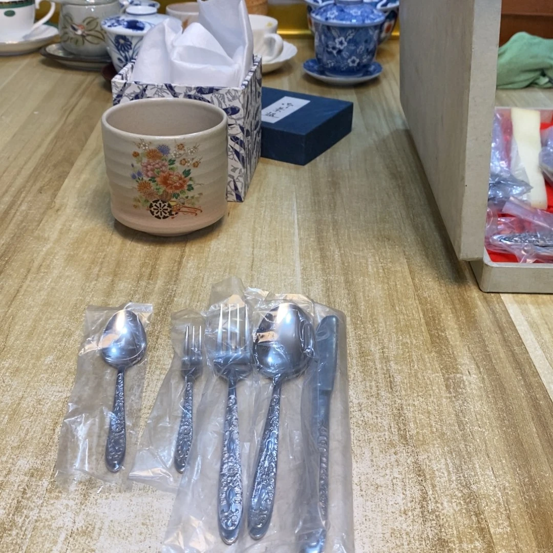 傲***羽易雅集工艺品有限公司