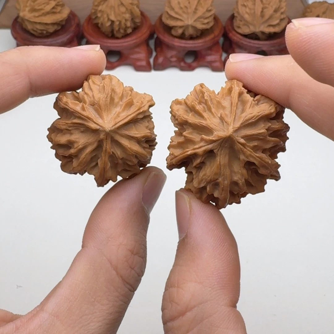 文玩核桃吊坠岐山三棱34