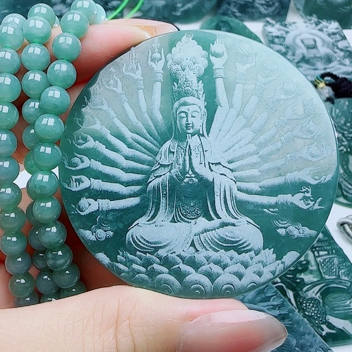 翡翠未镶嵌颈饰多样性发货天然的A货翡翠