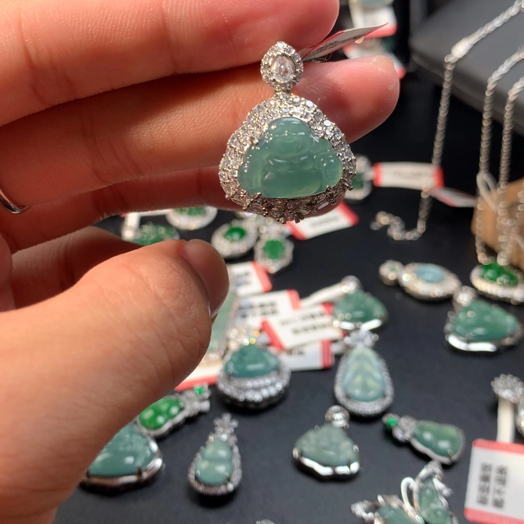 吊坠(不含链)未镶嵌翡翠