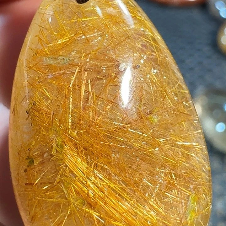 未镶嵌颈饰水晶沐*