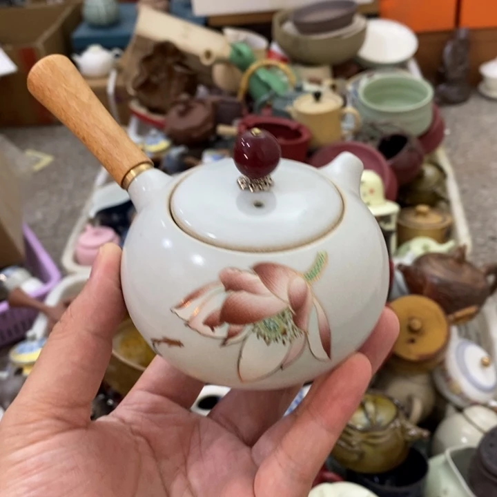 陶瓷艺术品及陶瓷壶