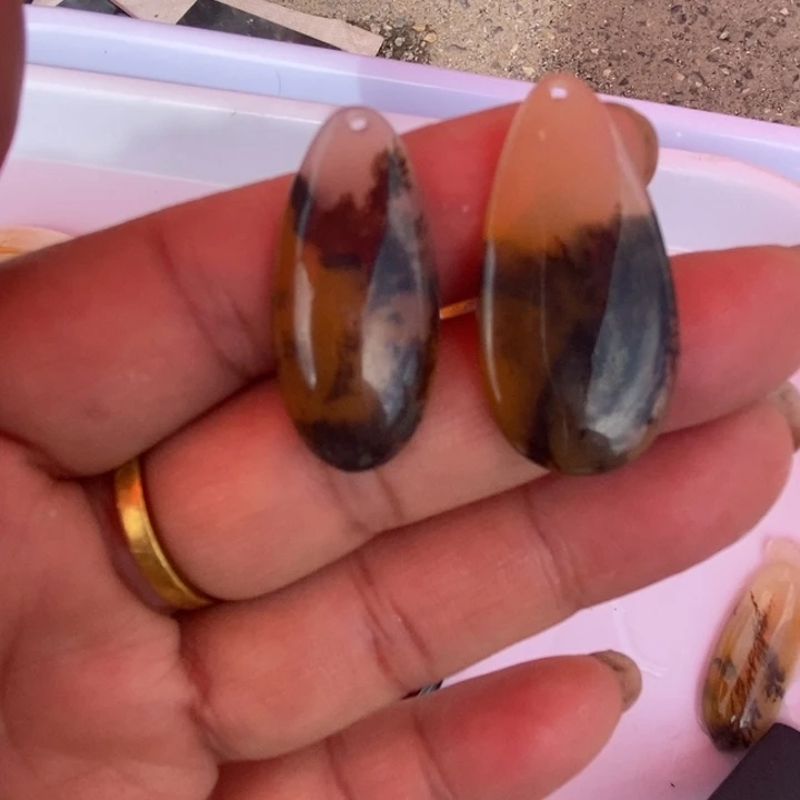 石英质玉（黄龙玉）合金吊坠