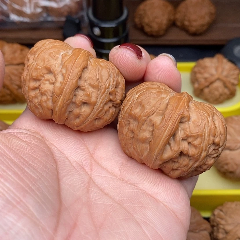 【闪购商品】桃核把件元宝狮子头