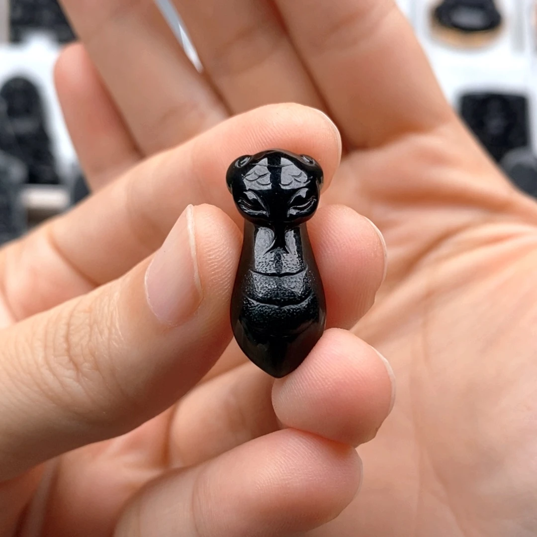 颈饰未镶嵌翡翠蛇年大吉