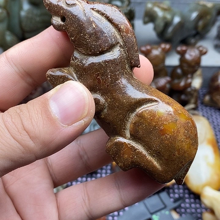 未镶嵌蛇纹石玉颈饰