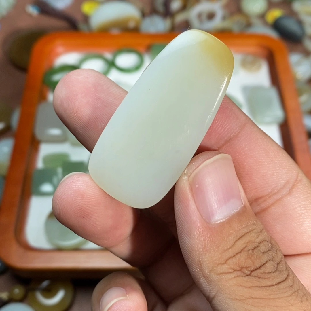 和田玉未镶嵌吊坠(不含链)