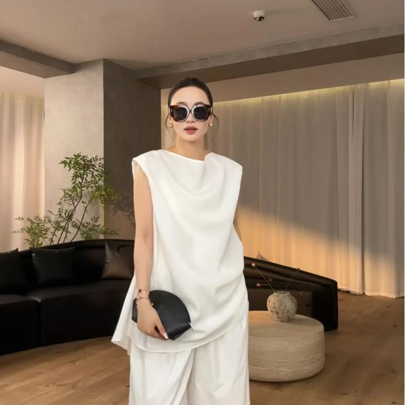 L'U'R/YI'YAO【维纳斯画报】极简V领廓形立体前后两穿无袖背心9710
