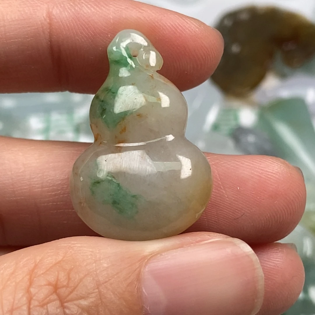 都***堰翡翠未镶嵌颈饰翡翠