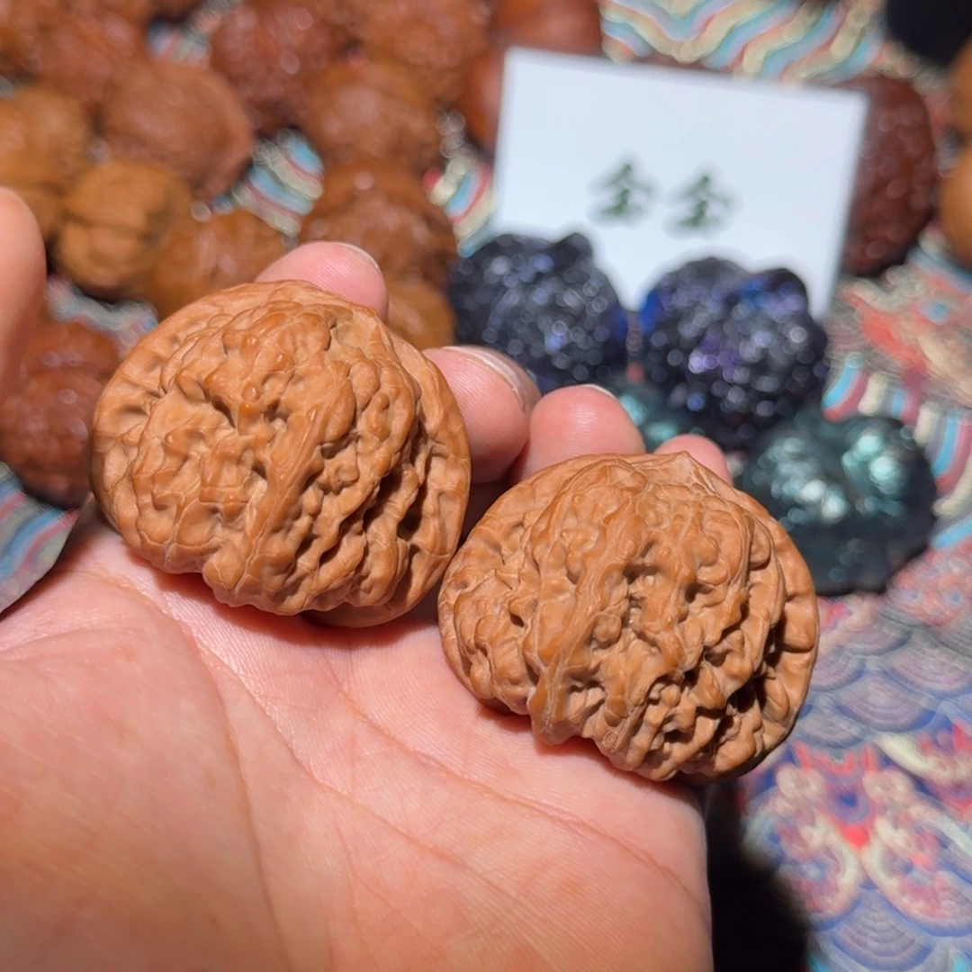 把件核桃1780平谷凹底，尺寸44