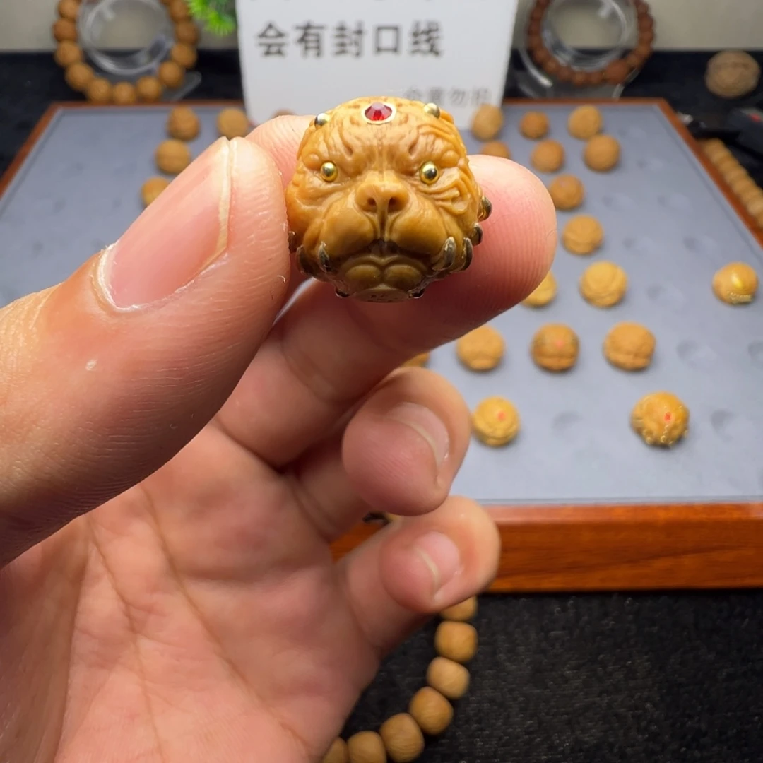 吊坠猴头核桃满镶狗王16➕