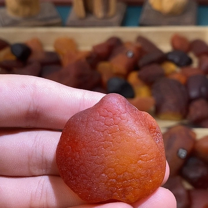 裸石琥珀未镶嵌金胶蜜