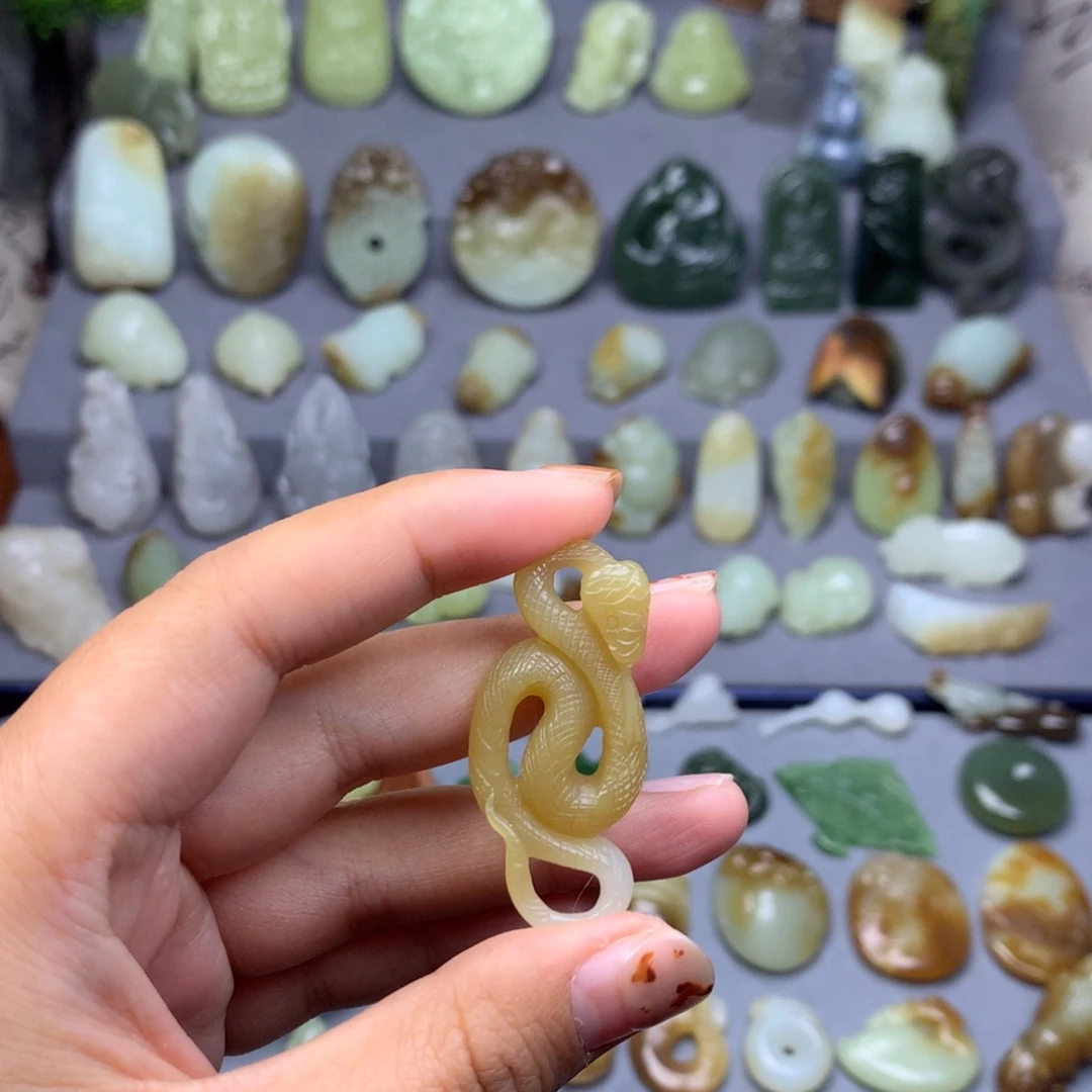 和田玉未镶嵌挂件