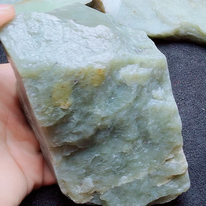 未镶嵌和田玉（糖玉）珠宝半成品