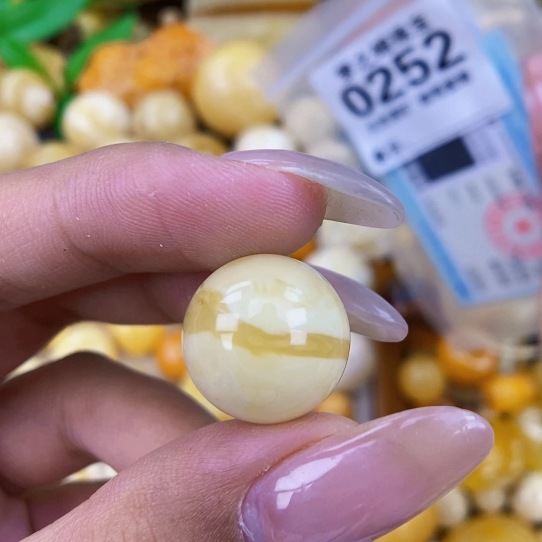 未镶嵌琥珀珠宝奇石15.8 孔道粉