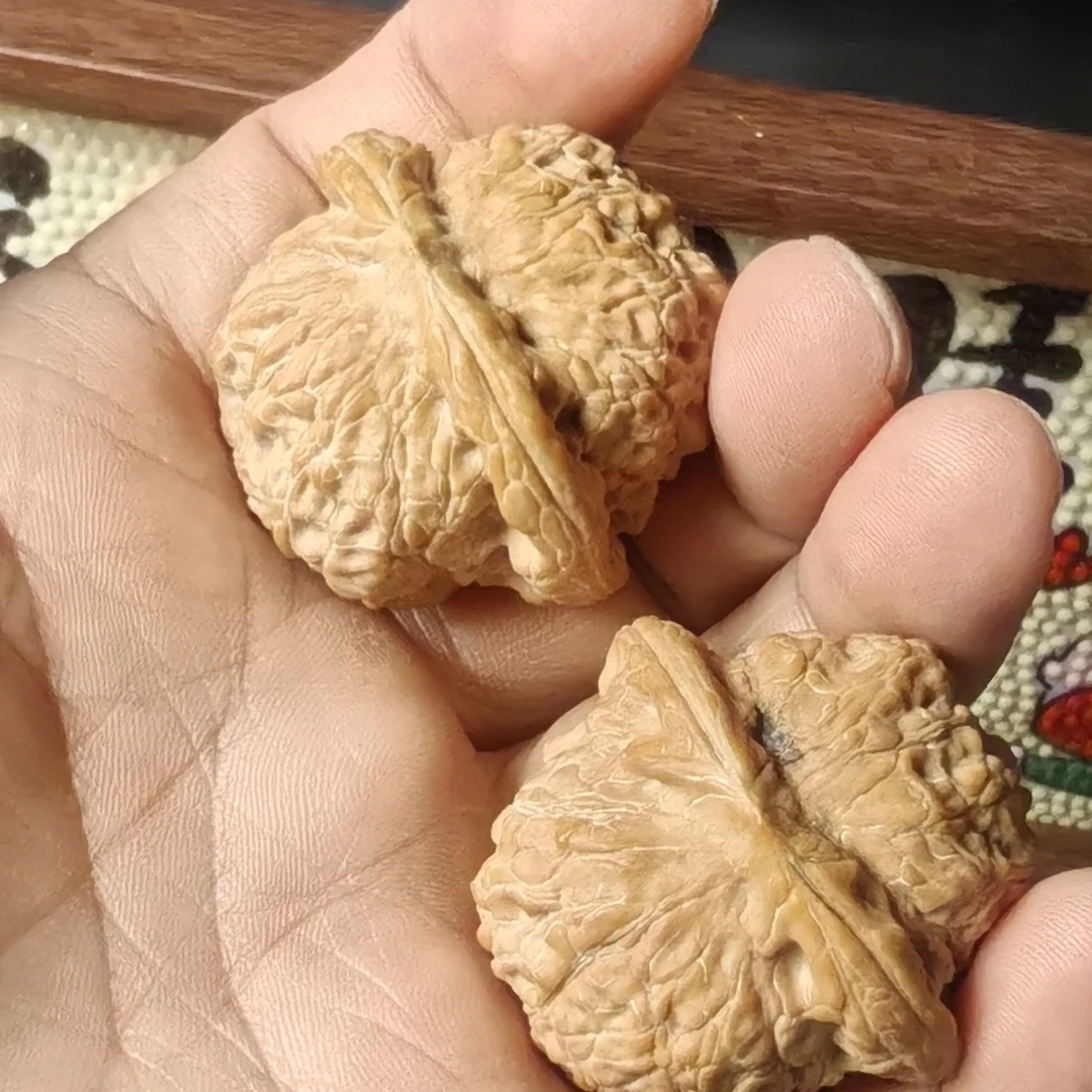 血麒麟文玩核桃高档微黄再肚边 小尖无黄尺寸37-40