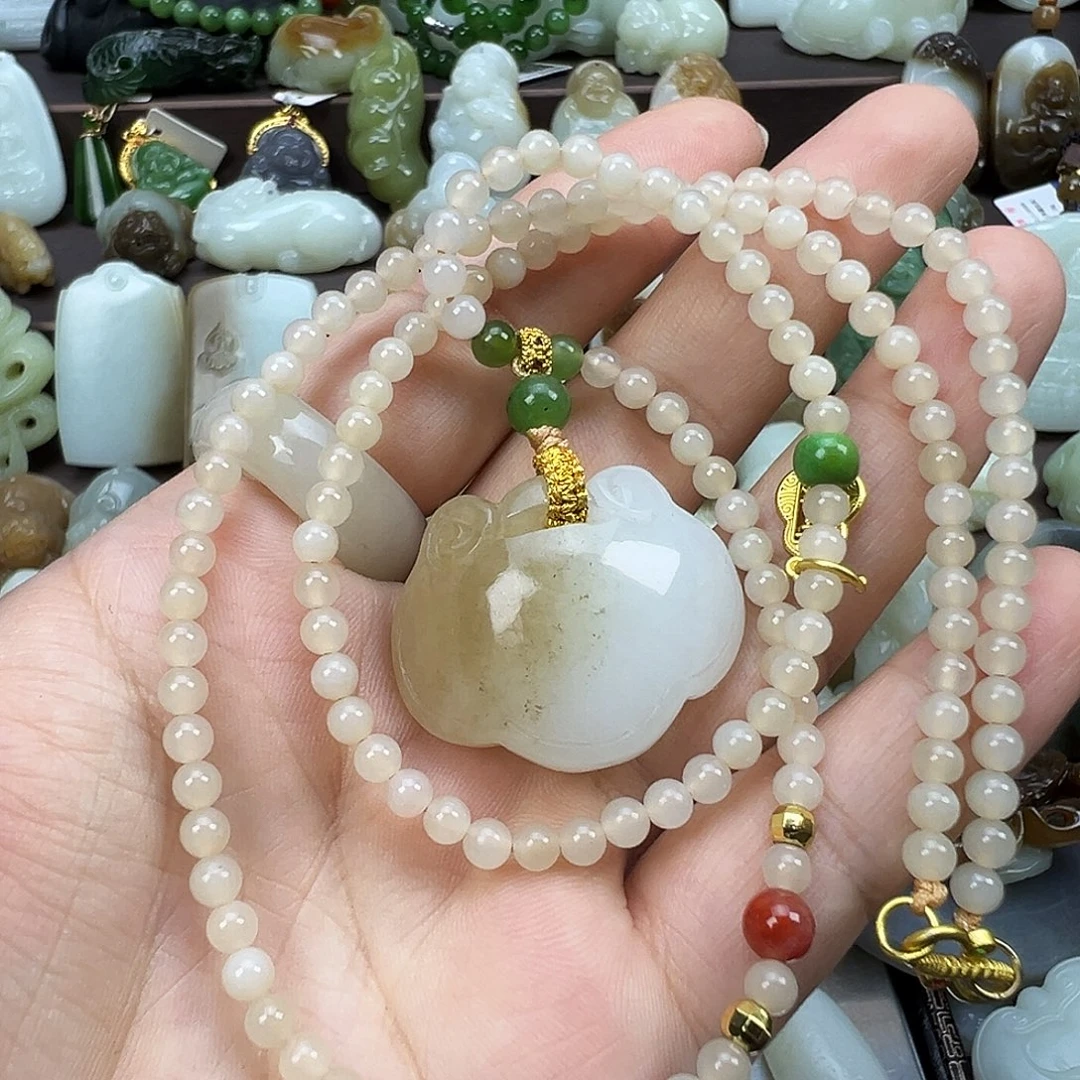 和田玉未镶嵌颈饰