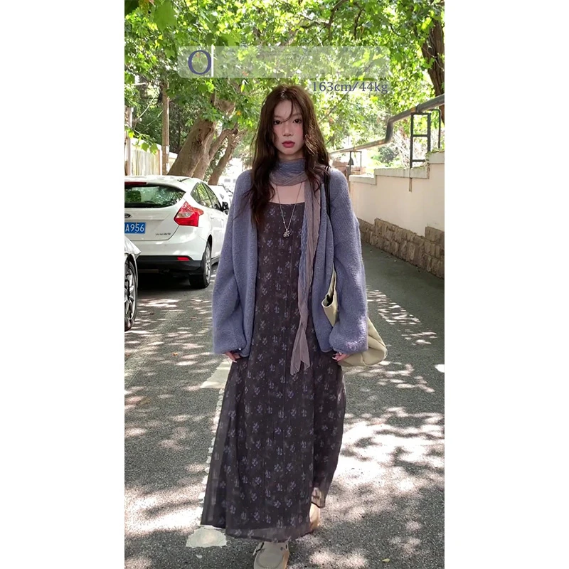 复古长袖慵懒毛衣开衫紫色碎花吊带连衣裙女2025秋季新款时尚套装