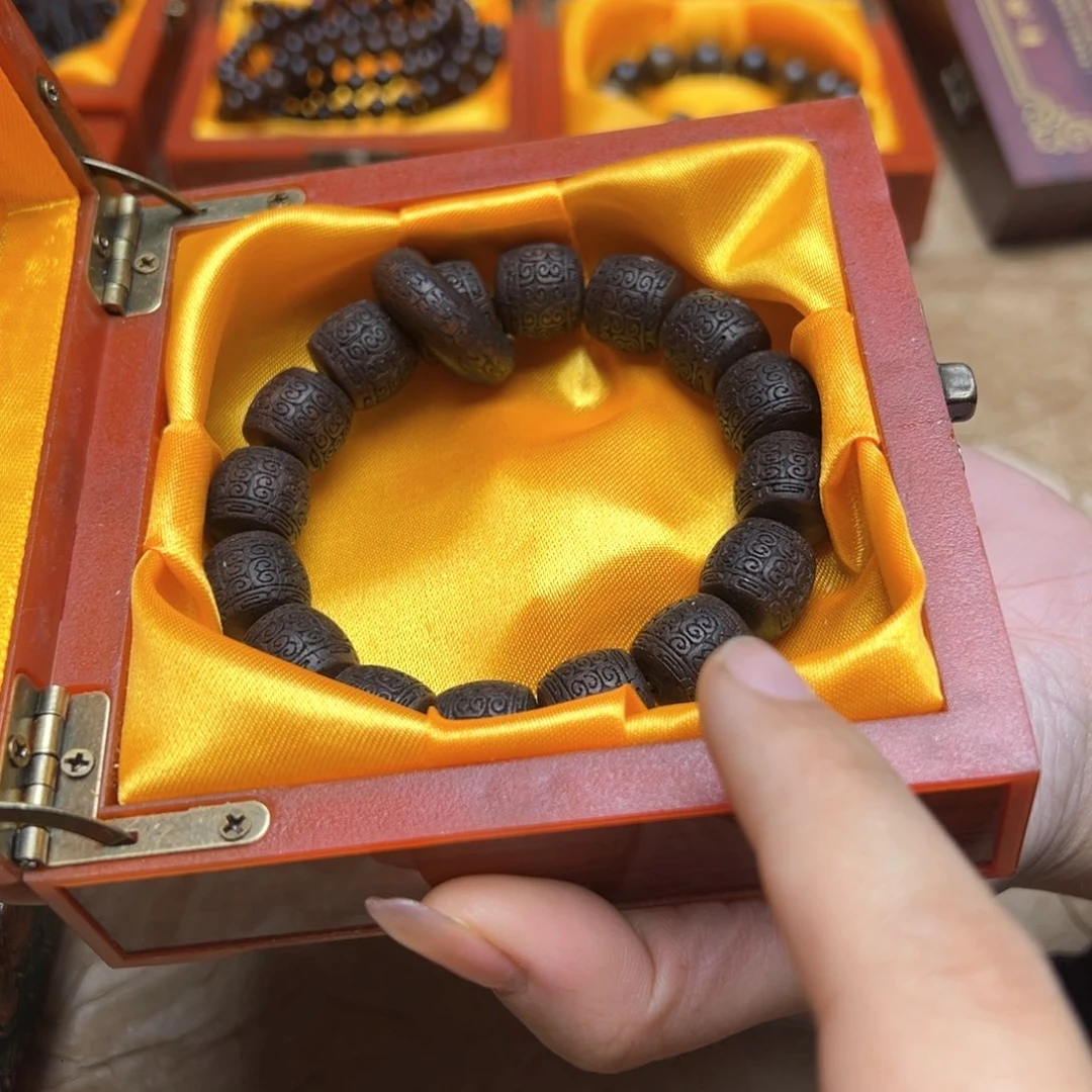 大叶紫檀（黑酸枝木类）