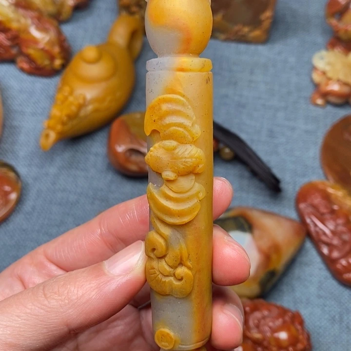 石英质玉（黄龙玉）合金颈饰