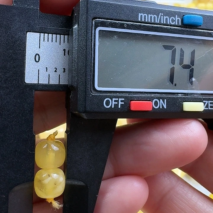 蜜蜡未镶嵌裸石40杂