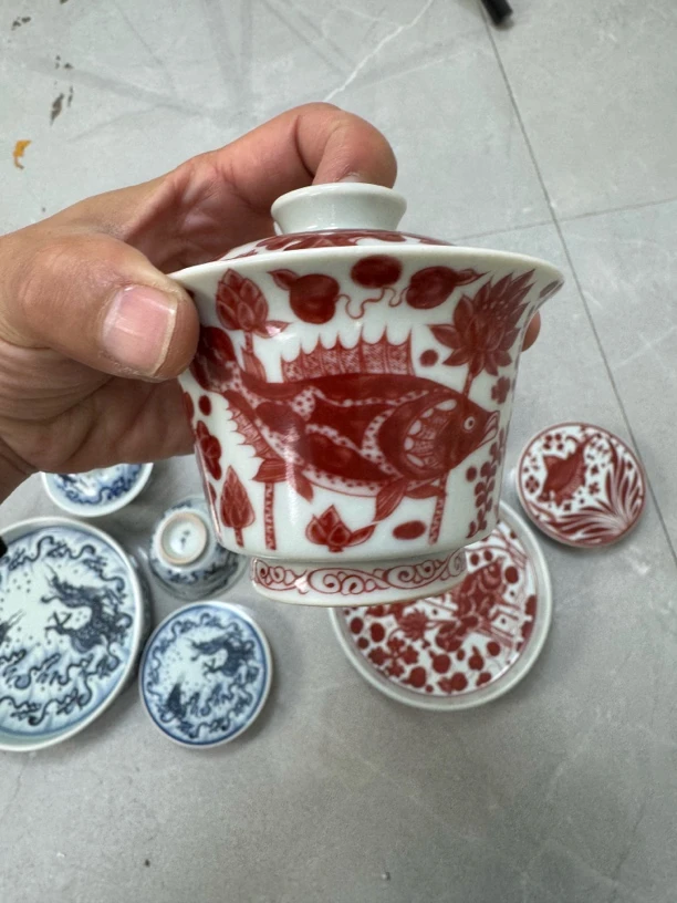 景德镇釉里红鱼藻纹马蹄两才盖碗