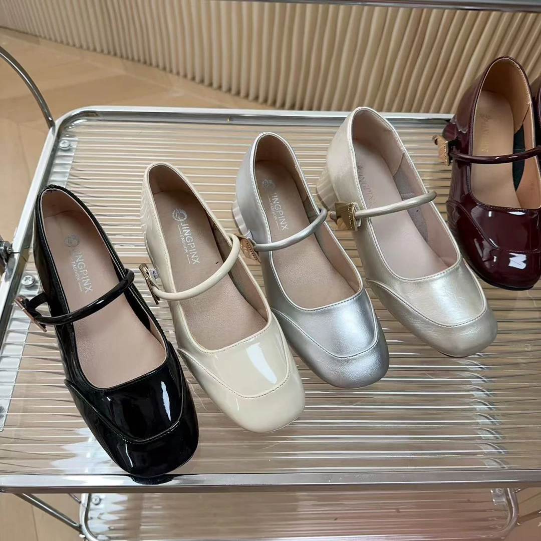 新款百搭2025黑色单鞋低跟浅口皮鞋方头百搭软底软皮温柔风秋冬