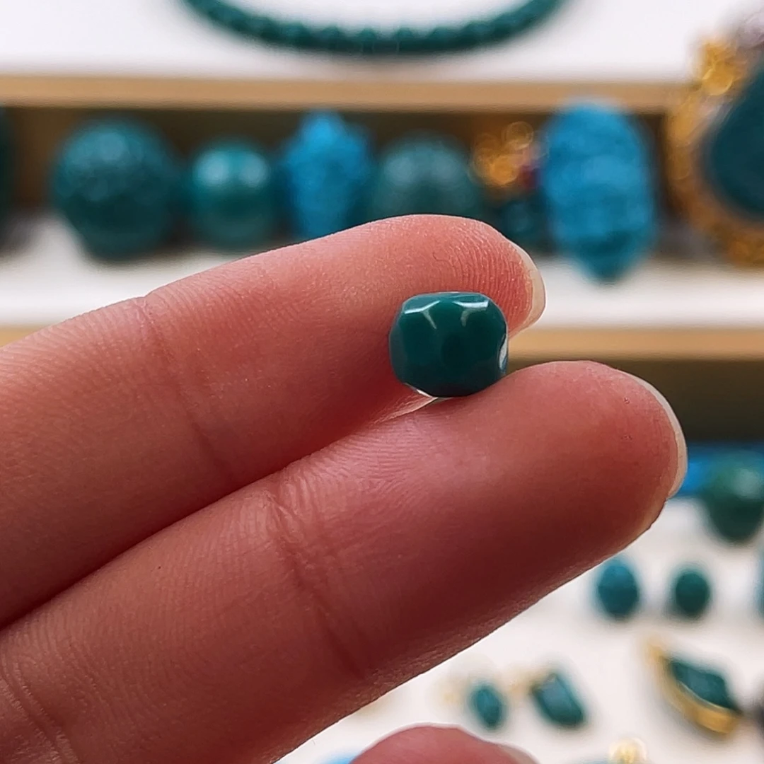 绿松石未镶嵌把件