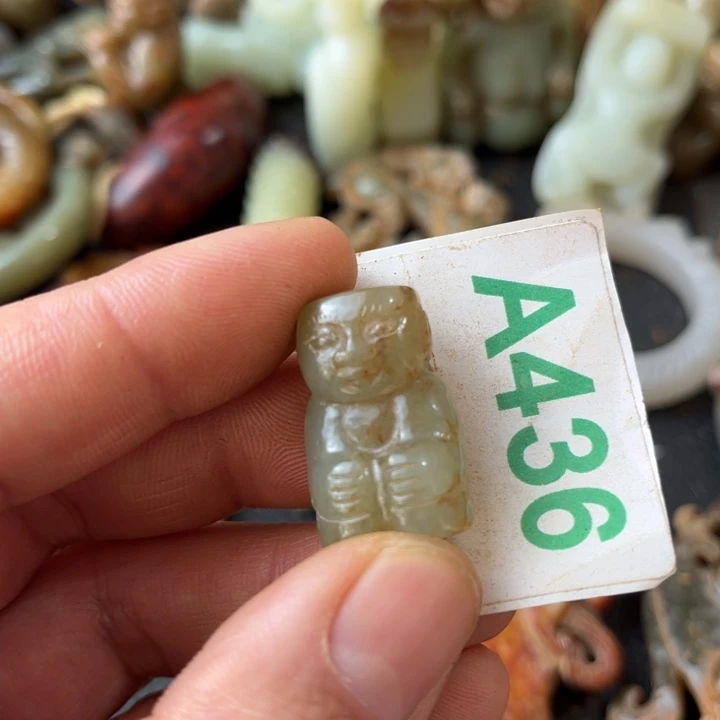 和田玉颈饰未镶嵌云***哥