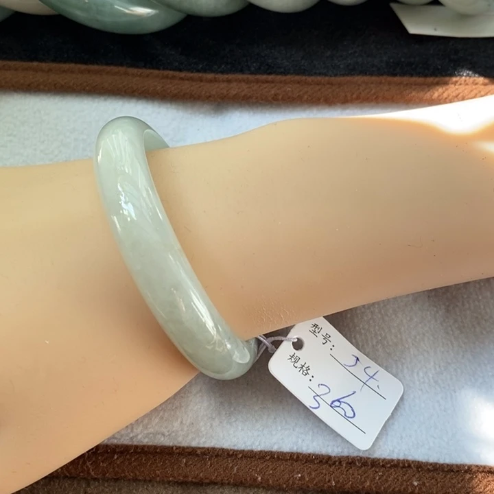 翡翠未镶嵌手镯（贵妃镯）14793054