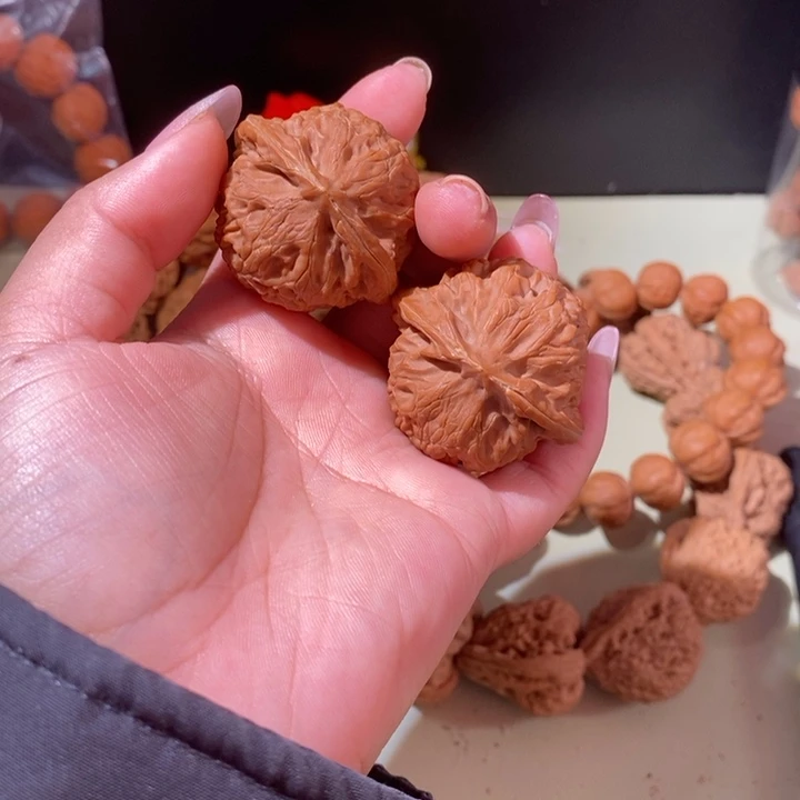 手串文玩核桃……40