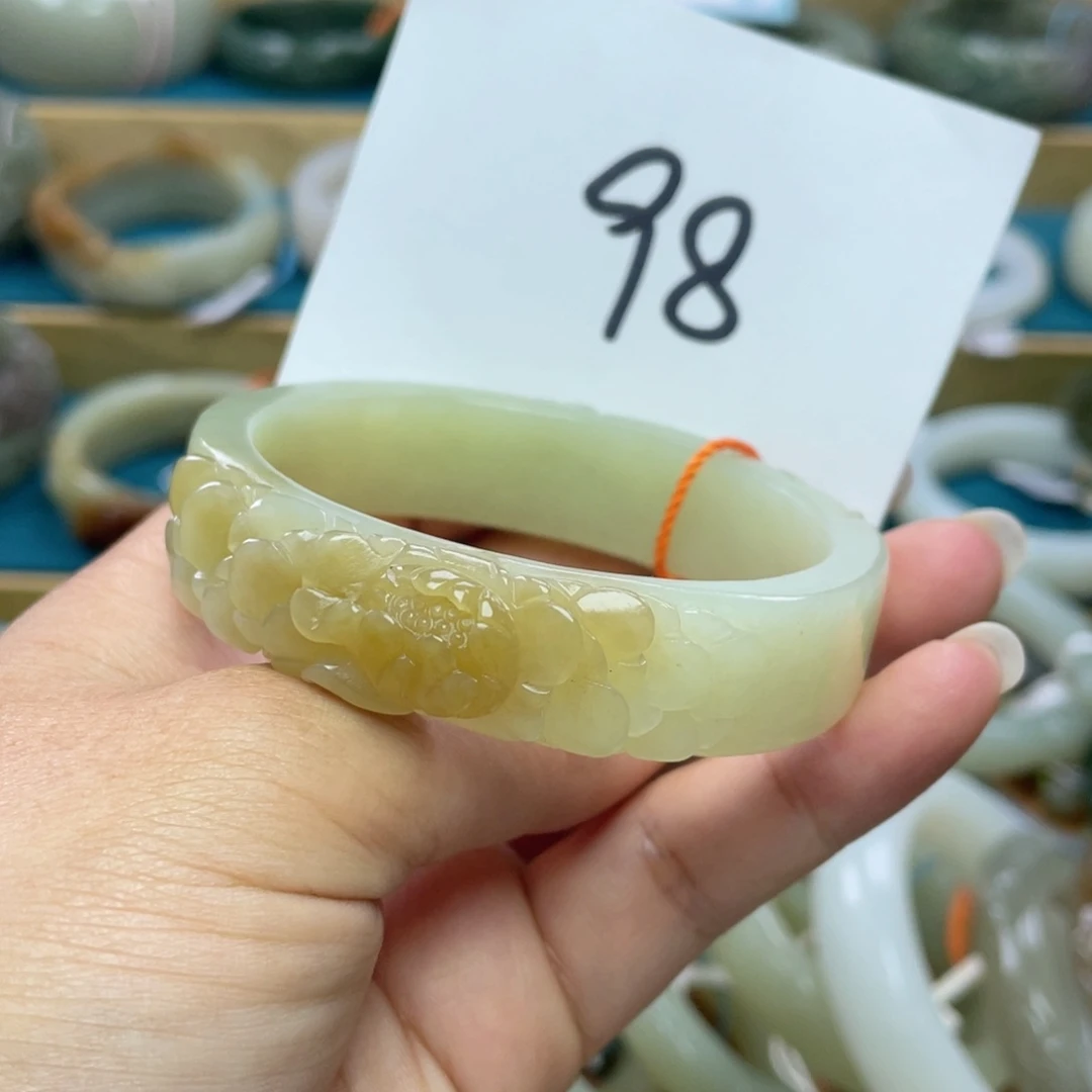 未镶嵌手镯（贵妃镯）和田玉圈口58