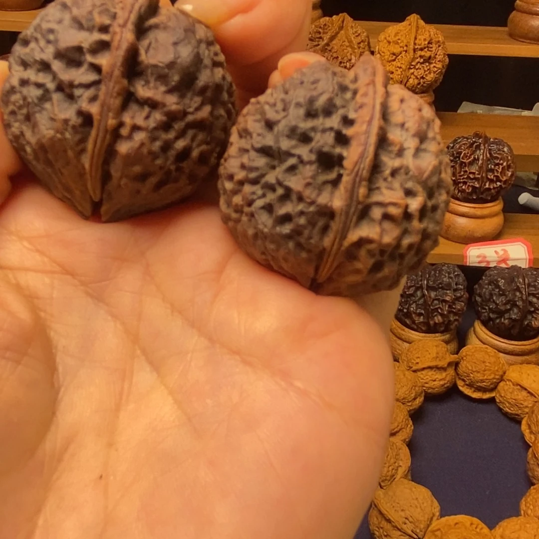 文玩核桃吊坠铁丝子