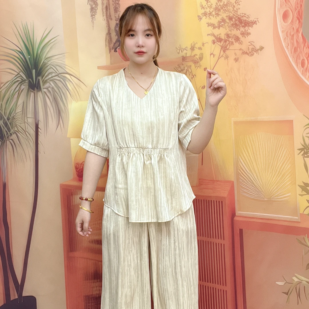 2025新款妈妈两件套夏季高端宽松波点显瘦母亲节洋气衣服上衣套装