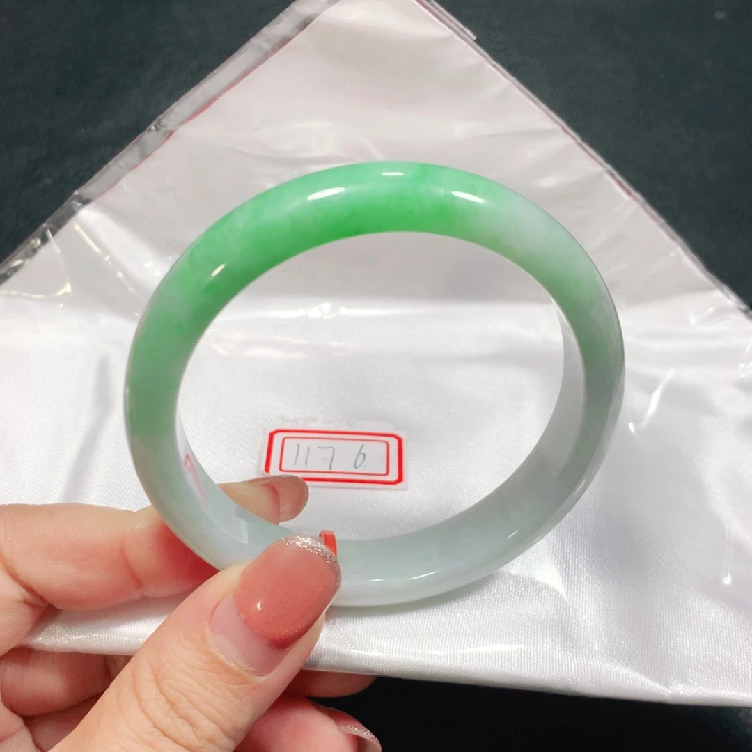 翡翠未镶嵌手镯03