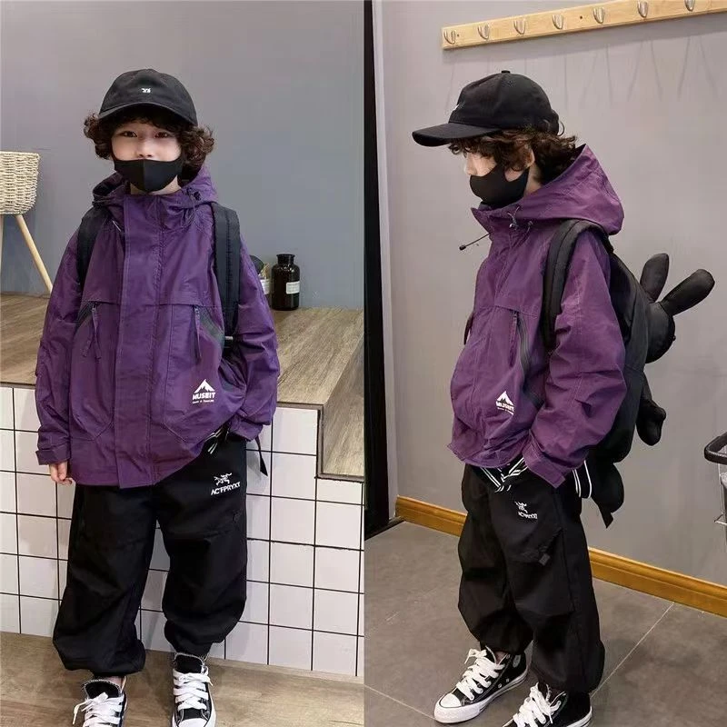 男童防水冲锋衣外套秋季新款外套2025中大童洋气时尚百搭儿童工装