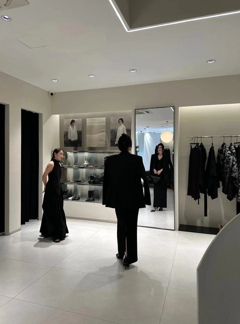 【喜见孤品】高端轻奢优选孤品女装女士黑色/下单备注编号