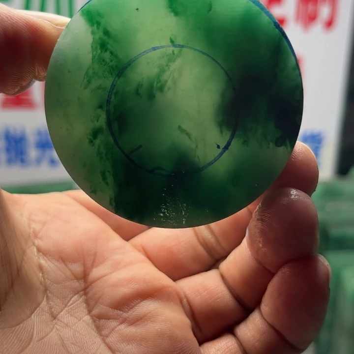 沙***树定制石英质玉（非洲翠）