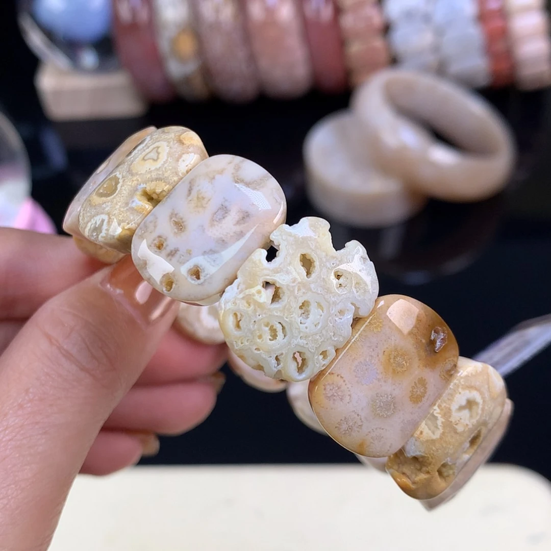 【闪购商品】颈饰未镶嵌硅化珊瑚（珊瑚玉）开播福利手牌1号