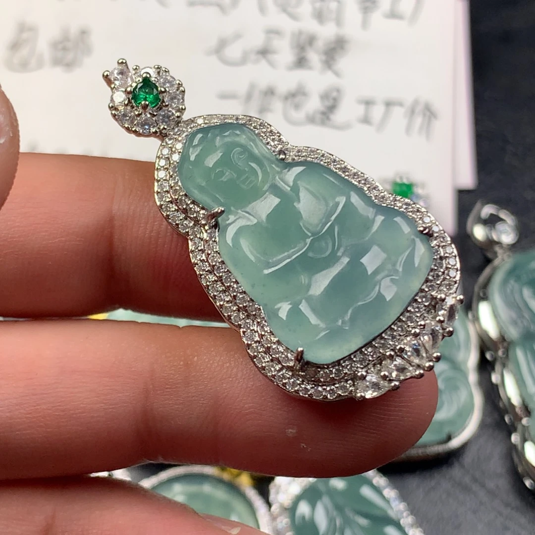 颈饰未镶嵌翡翠观音
